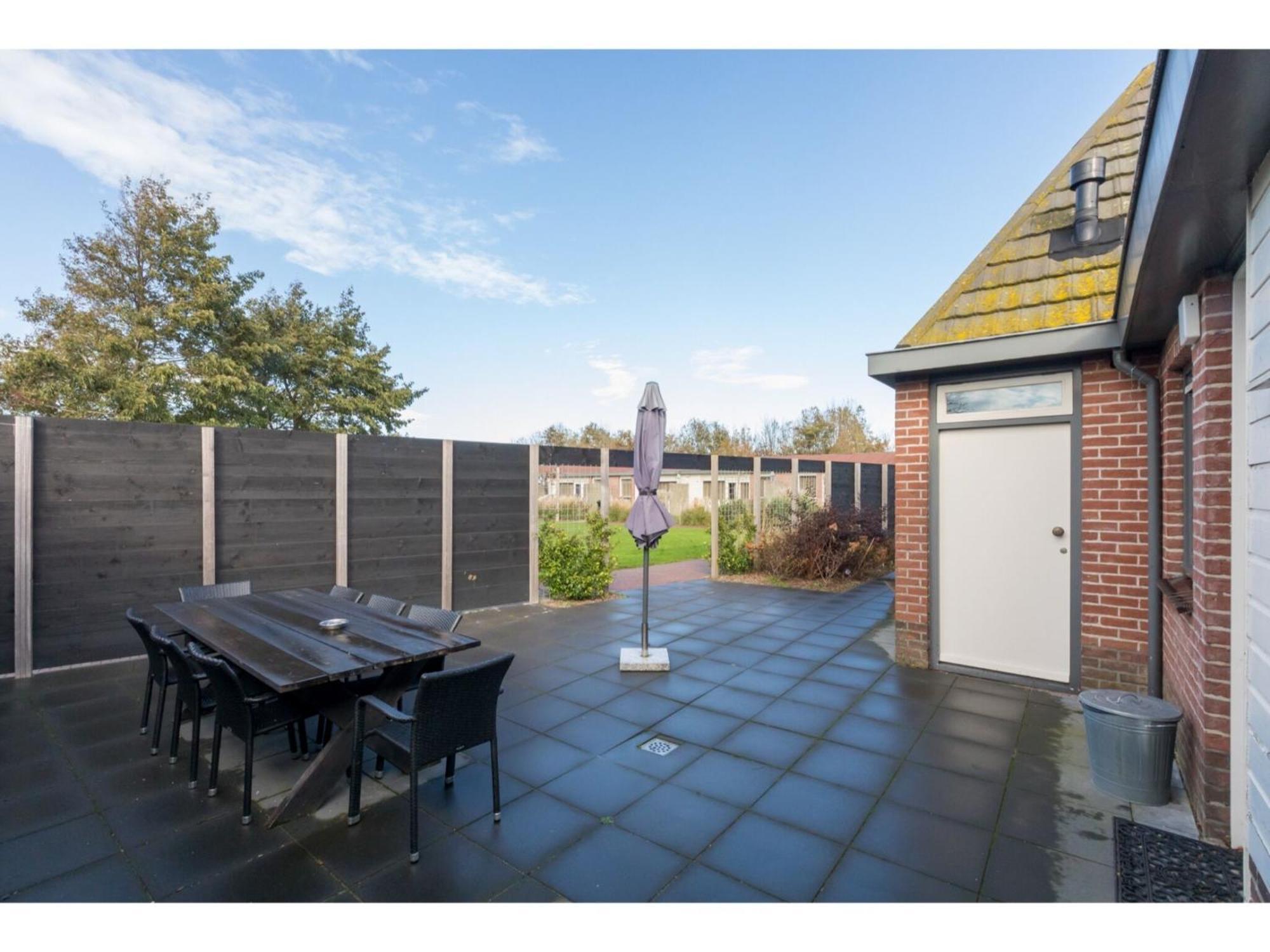 Family House On A Small Park With A Large Playing Field Serooskerke  Exterior foto